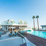 White Tower Mamaia Prestige Apartments